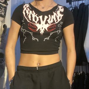 crop graphic tee